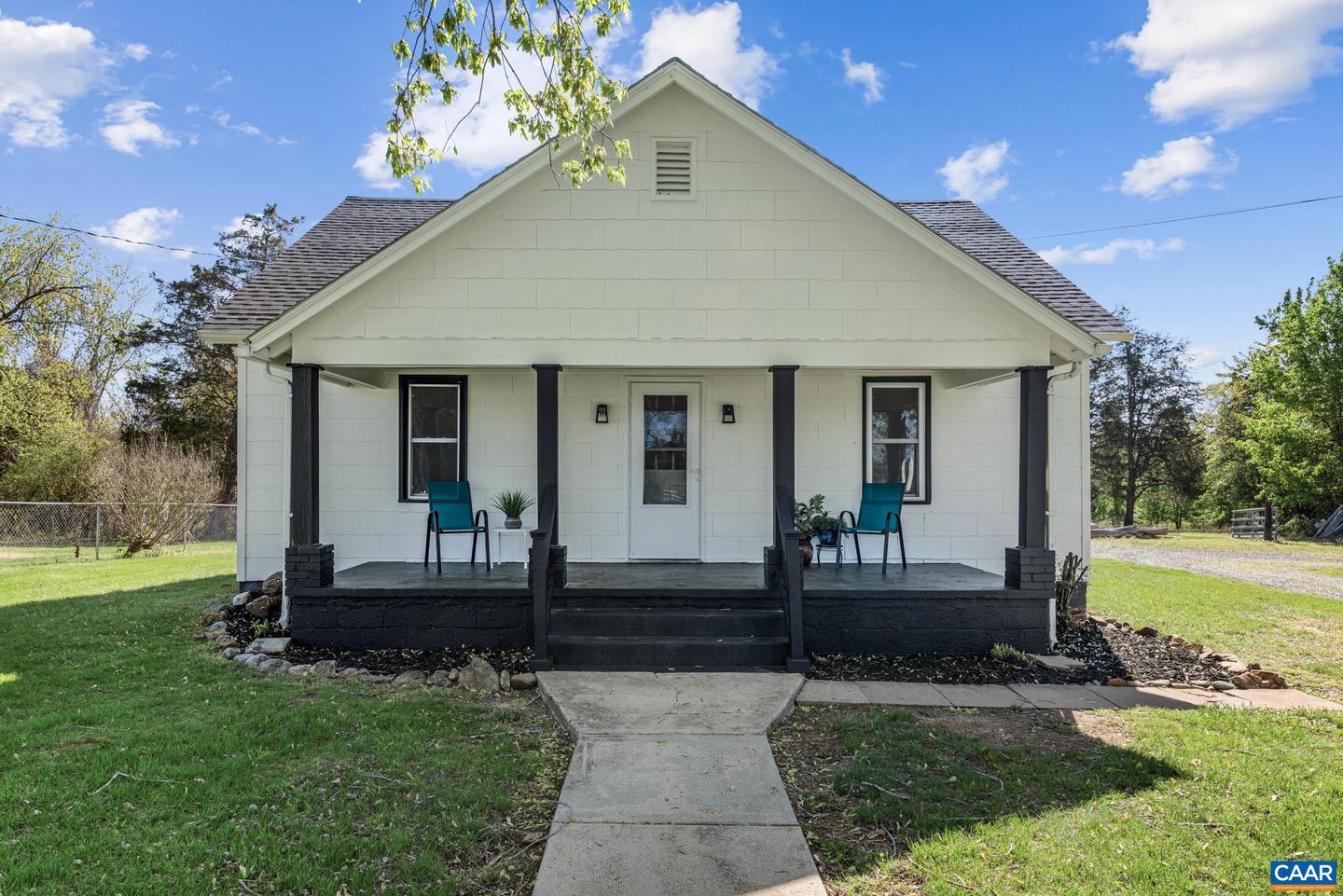 400 FORD AVE, STANARDSVILLE, Virginia 22973, 2 Bedrooms Bedrooms, ,1 BathroomBathrooms,Residential,For sale,400 FORD AVE,663449 MLS # 663449