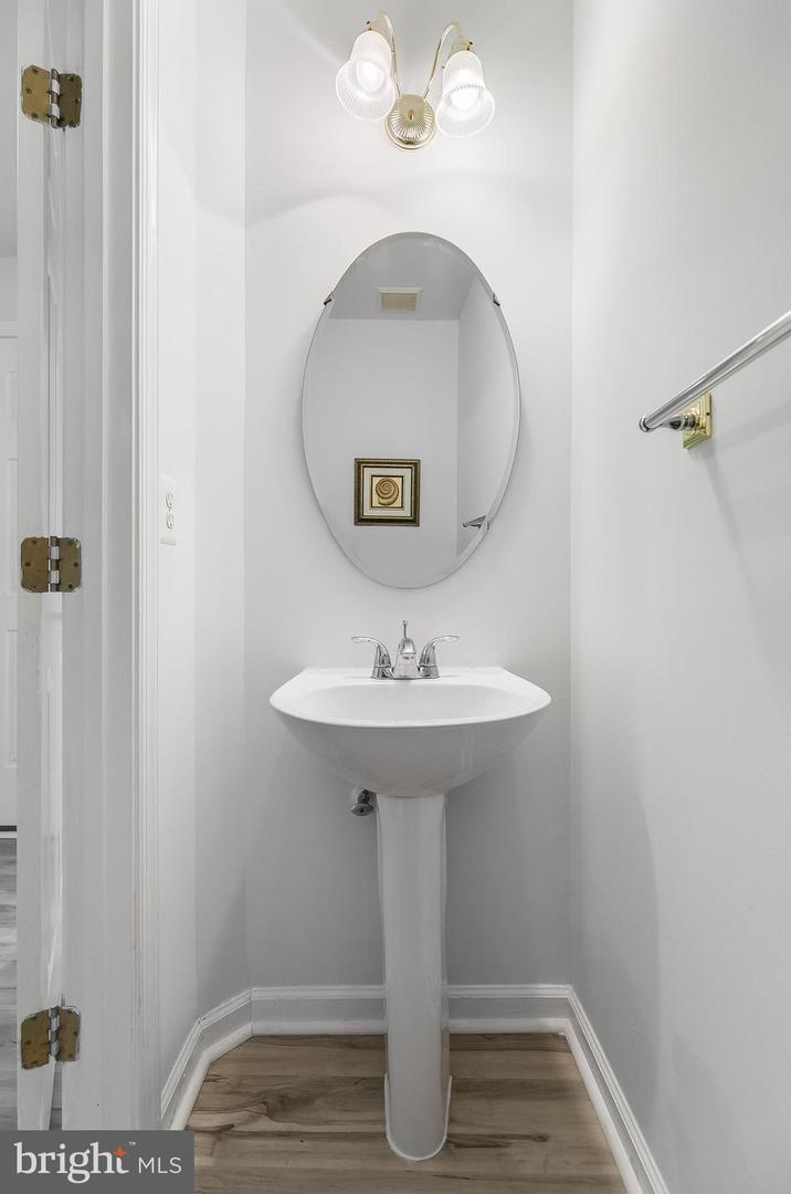 46716 CAVENDISH SQ, STERLING, Virginia 20165, 3 Bedrooms Bedrooms, ,2 BathroomsBathrooms,Residential,For sale,46716 CAVENDISH SQ,VALO2089932 MLS # VALO2089932