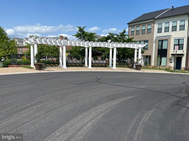 680 WATERMANS DR #301, WOODBRIDGE, Virginia 22191, 1 Bedroom Bedrooms, 5 Rooms Rooms,1 BathroomBathrooms,Residential,For sale,680 WATERMANS DR #301,VAPW2092392 MLS # VAPW2092392