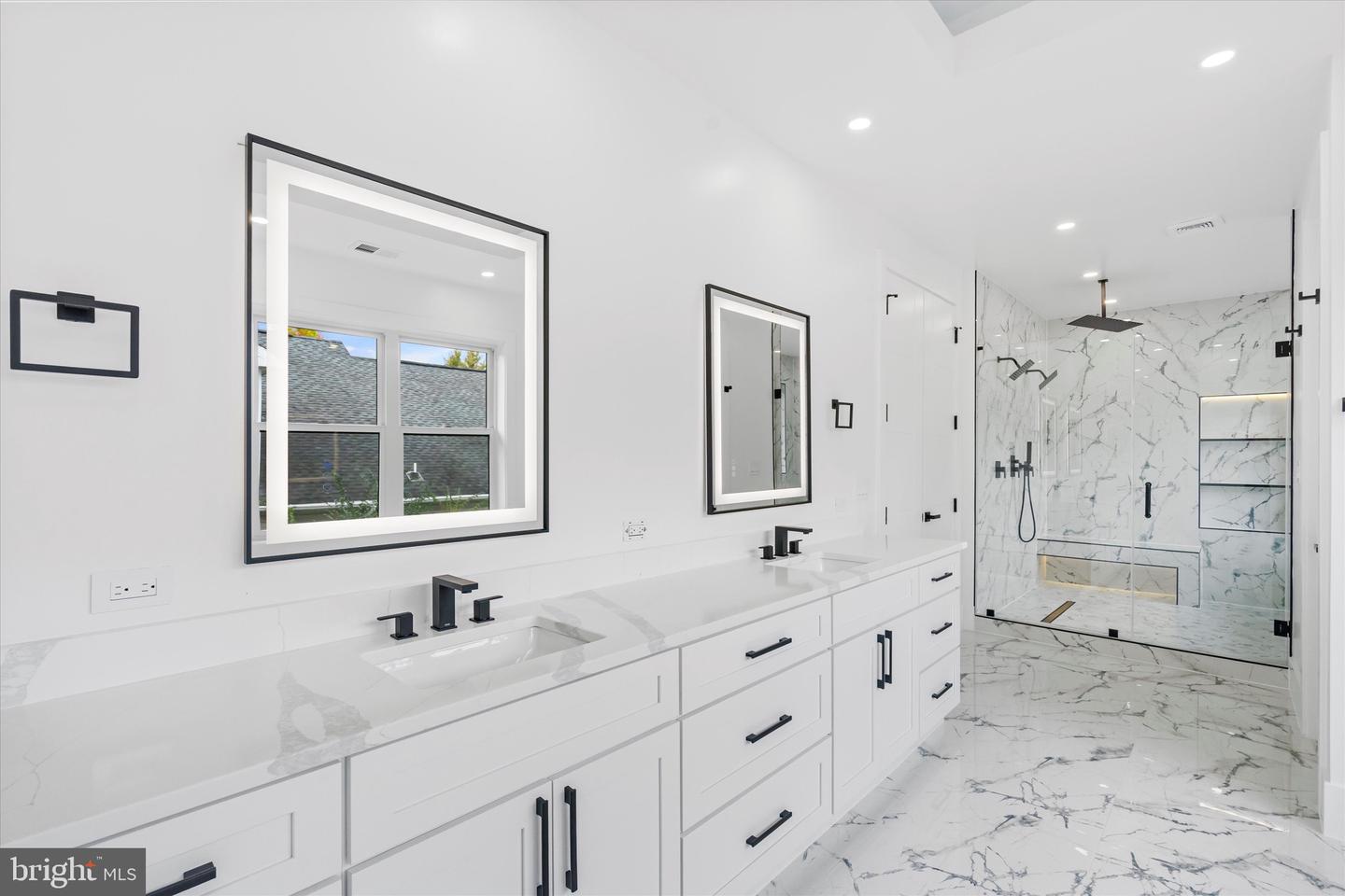 7209 SIPES LN, ANNANDALE, Virginia 22003, 7 Bedrooms Bedrooms, ,7 BathroomsBathrooms,Residential,For sale,7209 SIPES LN,VAFX2215198 MLS # VAFX2215198