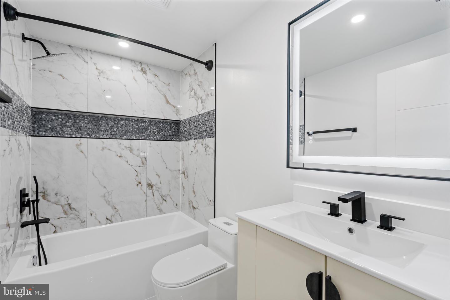 7209 SIPES LN, ANNANDALE, Virginia 22003, 7 Bedrooms Bedrooms, ,7 BathroomsBathrooms,Residential,For sale,7209 SIPES LN,VAFX2215198 MLS # VAFX2215198