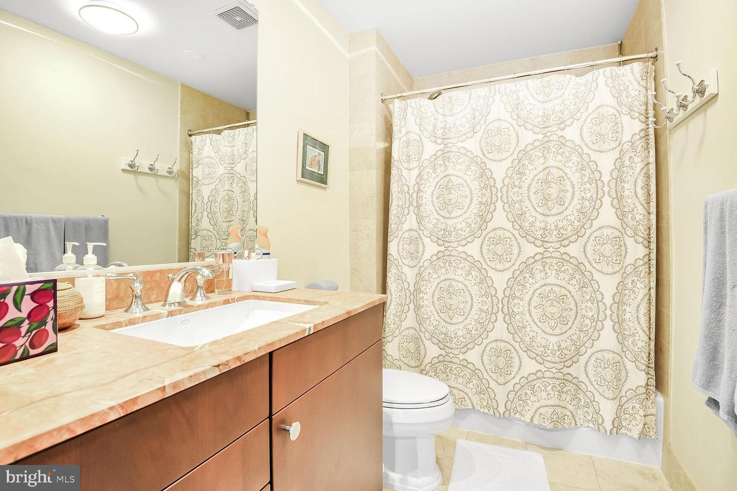 2425 L ST NW #431, WASHINGTON, District Of Columbia 20037, 2 Bedrooms Bedrooms, ,2 BathroomsBathrooms,Residential,For sale,2425 L ST NW #431,DCDC2195306 MLS # DCDC2195306