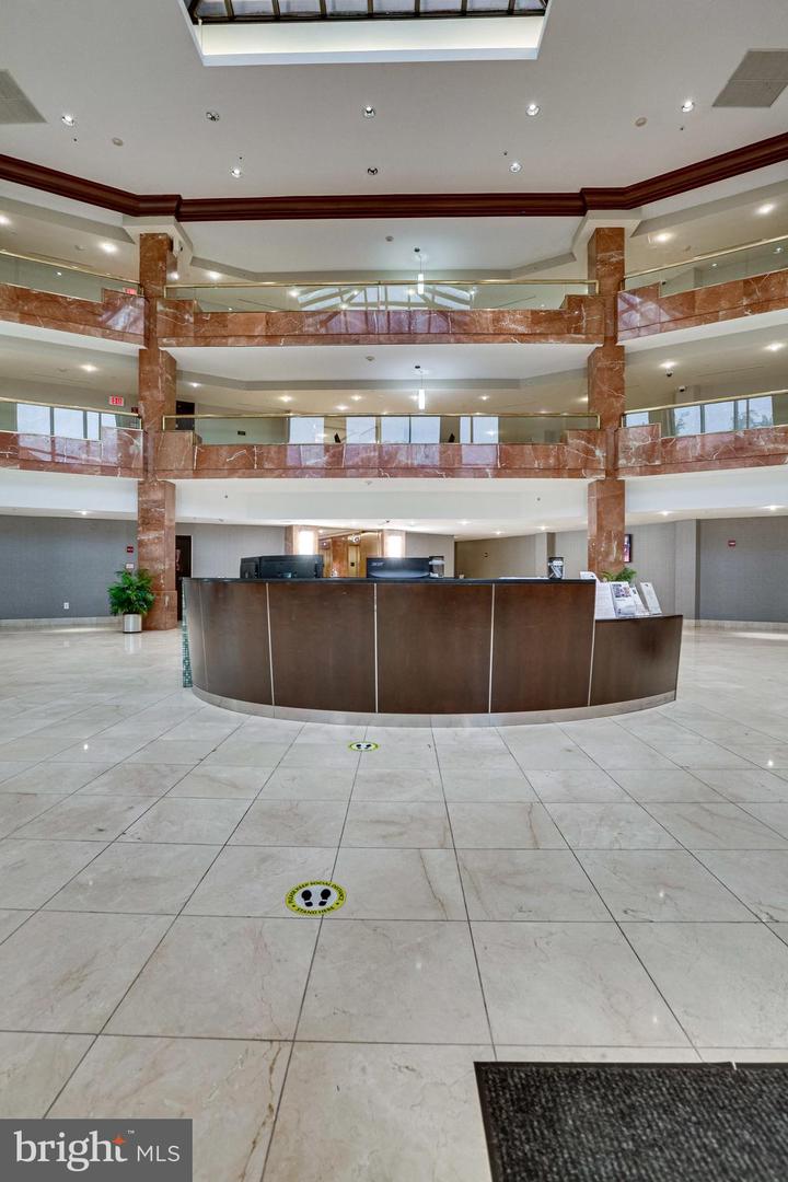 2230 GEORGE C MARSHALL DR #1012, FALLS CHURCH, Virginia 22043, 2 Bedrooms Bedrooms, ,2 BathroomsBathrooms,Residential,For sale,2230 GEORGE C MARSHALL DR #1012,VAFX2235240 MLS # VAFX2235240