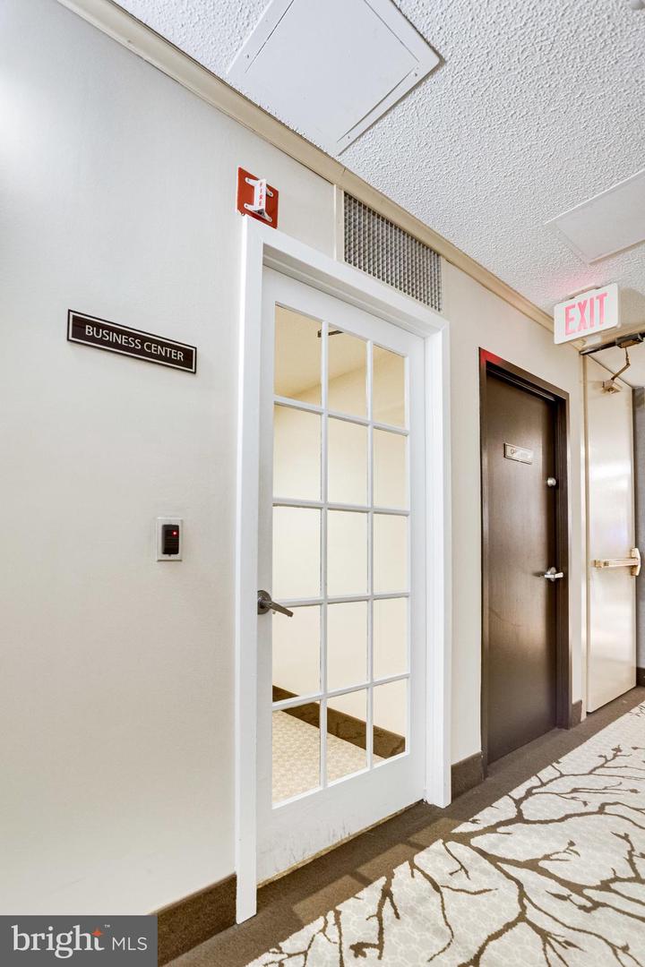 2230 GEORGE C MARSHALL DR #1012, FALLS CHURCH, Virginia 22043, 2 Bedrooms Bedrooms, ,2 BathroomsBathrooms,Residential,For sale,2230 GEORGE C MARSHALL DR #1012,VAFX2235240 MLS # VAFX2235240