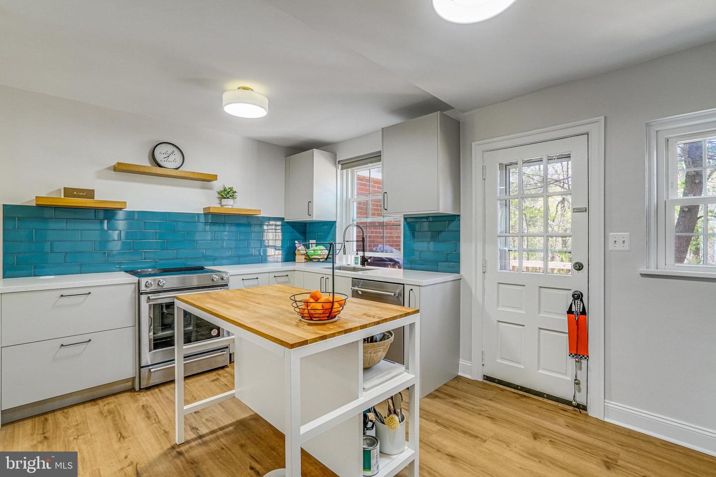 3246 S UTAH ST, ARLINGTON, Virginia 22206, 2 Bedrooms Bedrooms, ,2 BathroomsBathrooms,Residential,For sale,3246 S UTAH ST,VAAR2055830 MLS # VAAR2055830
