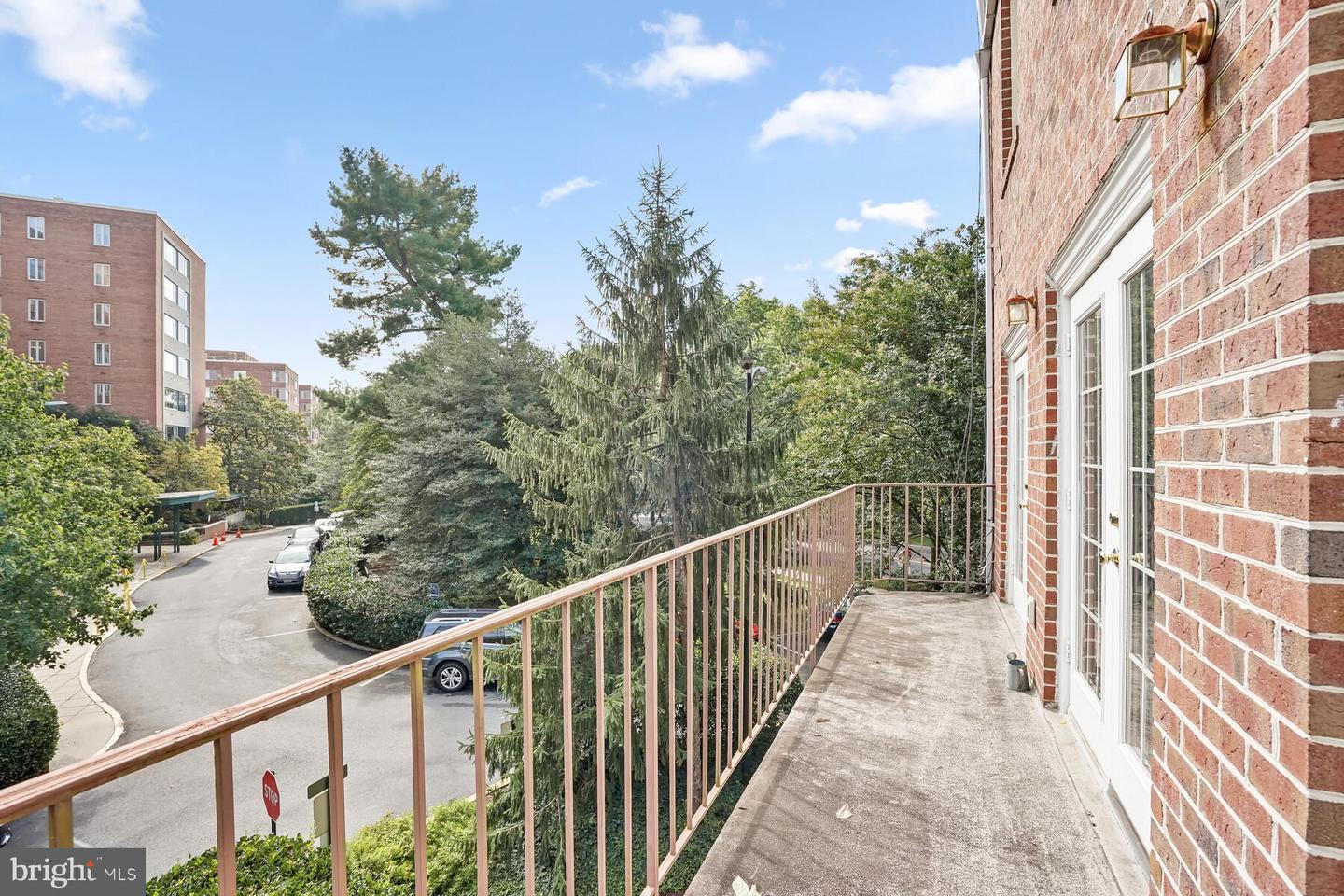 4305 MASSACHUSETTS AVE NW, WASHINGTON, District Of Columbia 20016, 2 Bedrooms Bedrooms, ,2 BathroomsBathrooms,Residential,For sale,4305 MASSACHUSETTS AVE NW,DCDC2194782 MLS # DCDC2194782