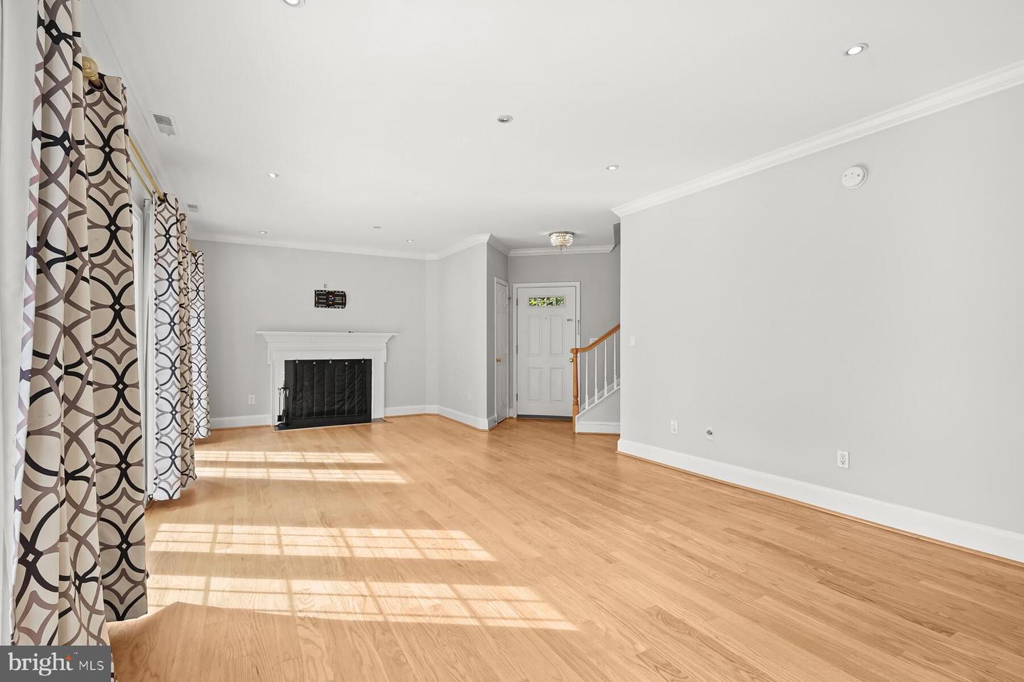 4305 MASSACHUSETTS AVE NW, WASHINGTON, District Of Columbia 20016, 2 Bedrooms Bedrooms, ,2 BathroomsBathrooms,Residential,For sale,4305 MASSACHUSETTS AVE NW,DCDC2194782 MLS # DCDC2194782