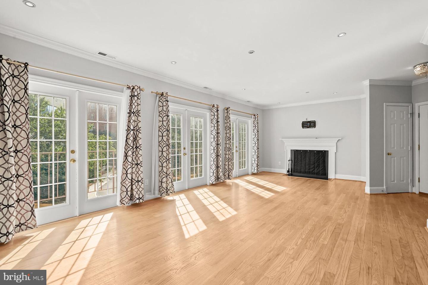4305 MASSACHUSETTS AVE NW, WASHINGTON, District Of Columbia 20016, 2 Bedrooms Bedrooms, ,2 BathroomsBathrooms,Residential,For sale,4305 MASSACHUSETTS AVE NW,DCDC2194782 MLS # DCDC2194782