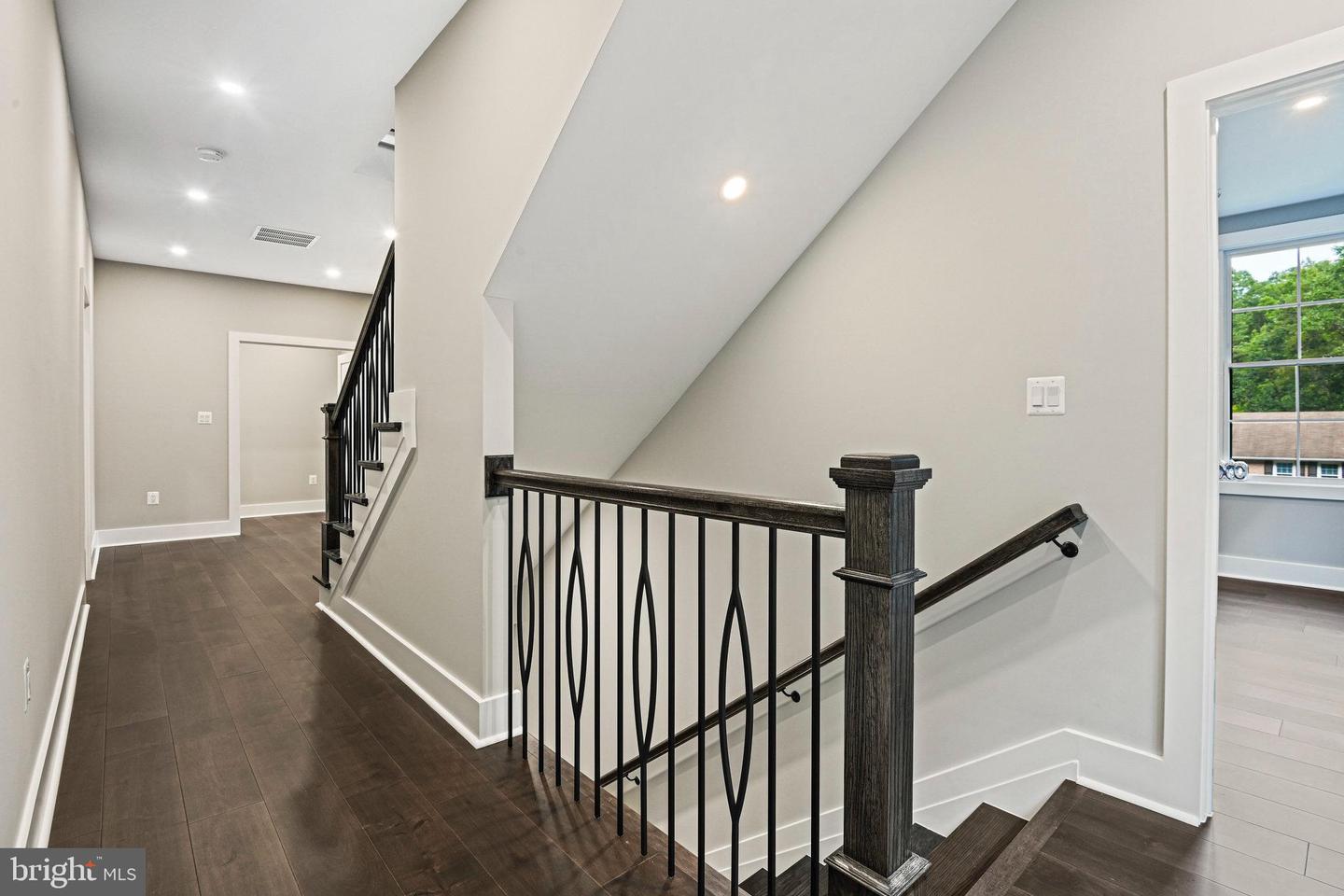 9615 LOCUST HILL DR, GREAT FALLS, Virginia 22066, 6 Bedrooms Bedrooms, ,4 BathroomsBathrooms,Residential,For sale,9615 LOCUST HILL DR,VAFX2231246 MLS # VAFX2231246