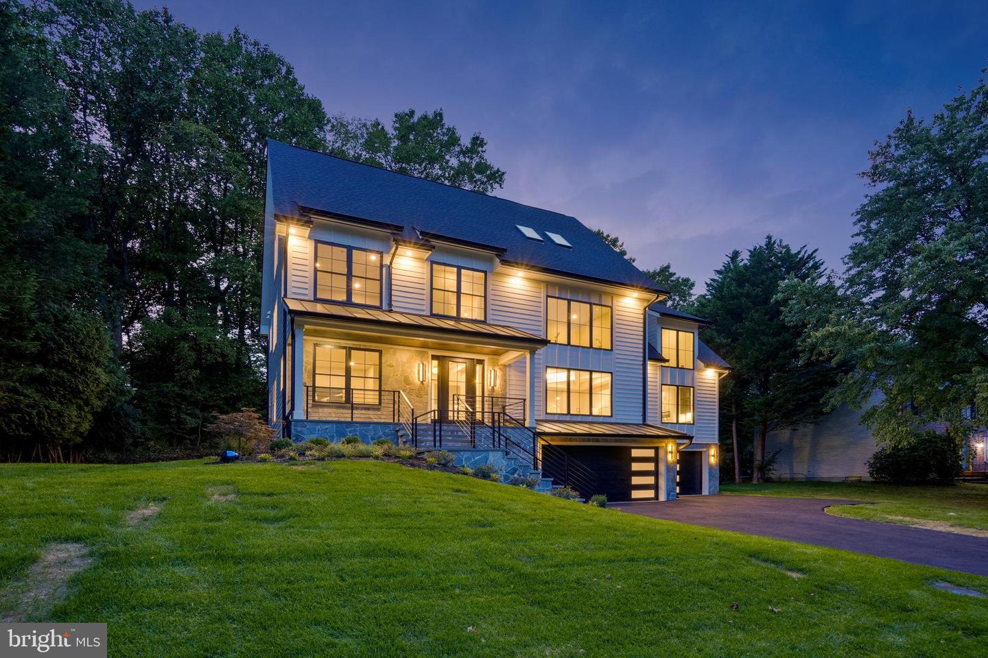 9615 LOCUST HILL DR, GREAT FALLS, Virginia 22066, 6 Bedrooms Bedrooms, ,4 BathroomsBathrooms,Residential,For sale,9615 LOCUST HILL DR,VAFX2231246 MLS # VAFX2231246