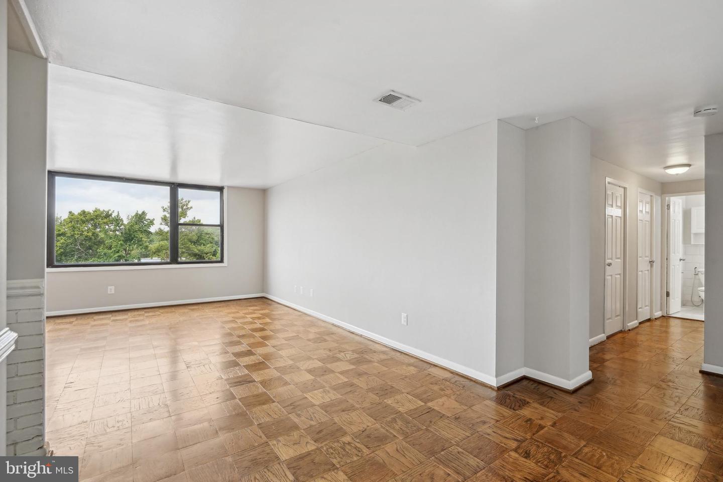 4600 DUKE ST #603, ALEXANDRIA, Virginia 22304, 2 Bedrooms Bedrooms, ,1 BathroomBathrooms,Residential,For sale,4600 DUKE ST #603,VAAX2043500 MLS # VAAX2043500