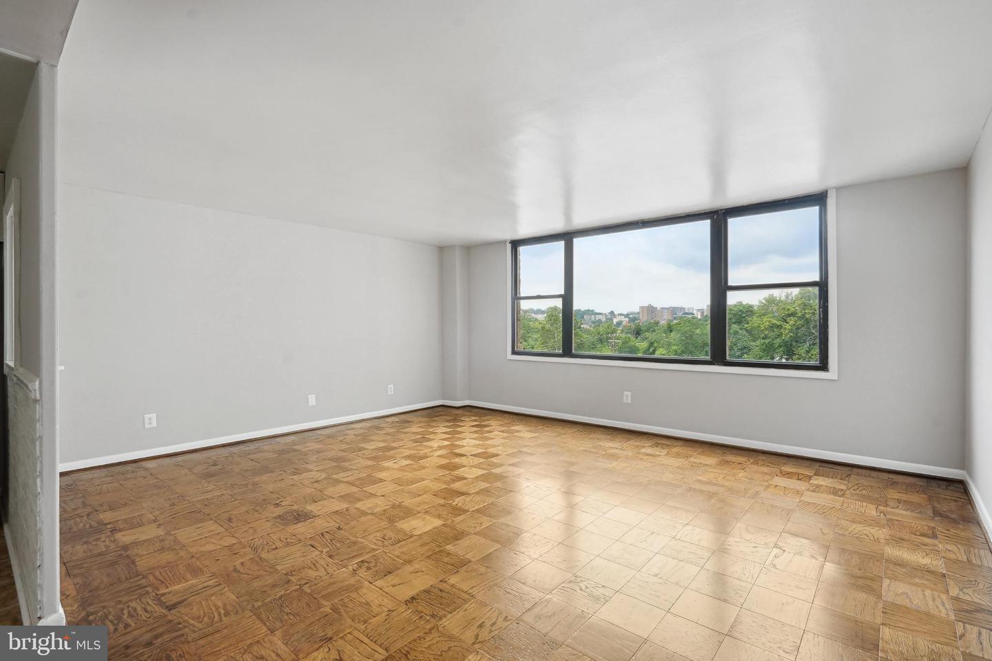 4600 DUKE ST #603, ALEXANDRIA, Virginia 22304, 2 Bedrooms Bedrooms, ,1 BathroomBathrooms,Residential,For sale,4600 DUKE ST #603,VAAX2043500 MLS # VAAX2043500