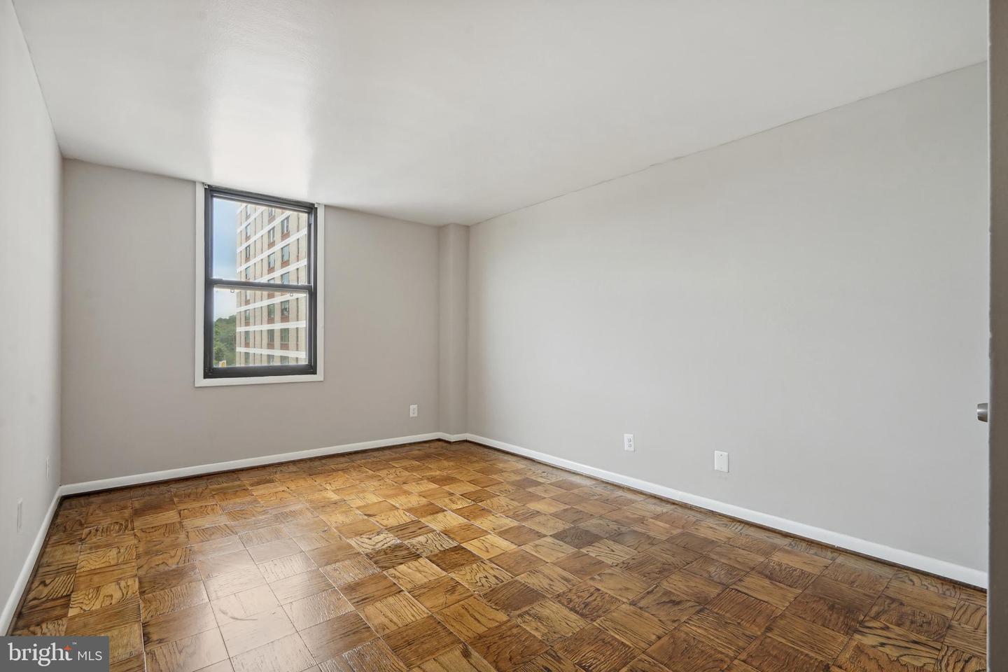 4600 DUKE ST #603, ALEXANDRIA, Virginia 22304, 2 Bedrooms Bedrooms, ,1 BathroomBathrooms,Residential,For sale,4600 DUKE ST #603,VAAX2043500 MLS # VAAX2043500