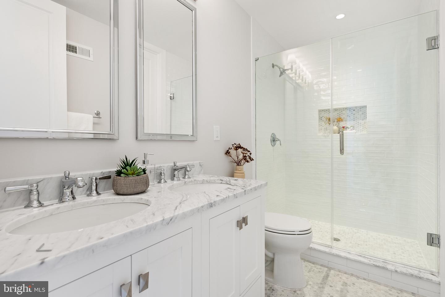 1720 15TH ST NW, WASHINGTON, District Of Columbia 20009, 6 Bedrooms Bedrooms, ,4 BathroomsBathrooms,Residential,For sale,1720 15TH ST NW,DCDC2196432 MLS # DCDC2196432