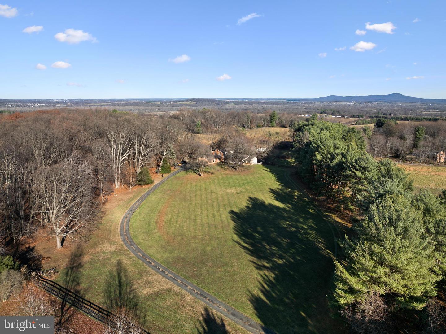 42024 BRIGHTWOOD LN, LEESBURG, Virginia 20176, 4 Bedrooms Bedrooms, ,3 BathroomsBathrooms,Residential,For sale,42024 BRIGHTWOOD LN,VALO2094404 MLS # VALO2094404