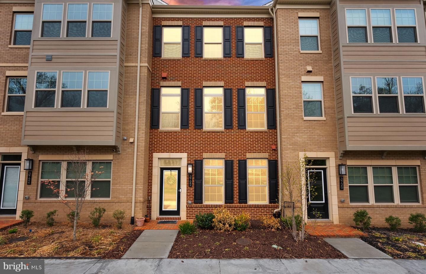 3722 MCLEAN AVE, FAIRFAX, Virginia 22030, 3 Bedrooms Bedrooms, 3 Rooms Rooms,3 BathroomsBathrooms,Residential,For sale,3722 MCLEAN AVE,VAFC2006110 MLS # VAFC2006110
