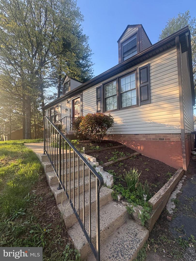 719 PALMER DR, HERNDON, Virginia 20170, 4 Bedrooms Bedrooms, ,3 BathroomsBathrooms,Residential,For sale,719 PALMER DR,VAFX2233800 MLS # VAFX2233800