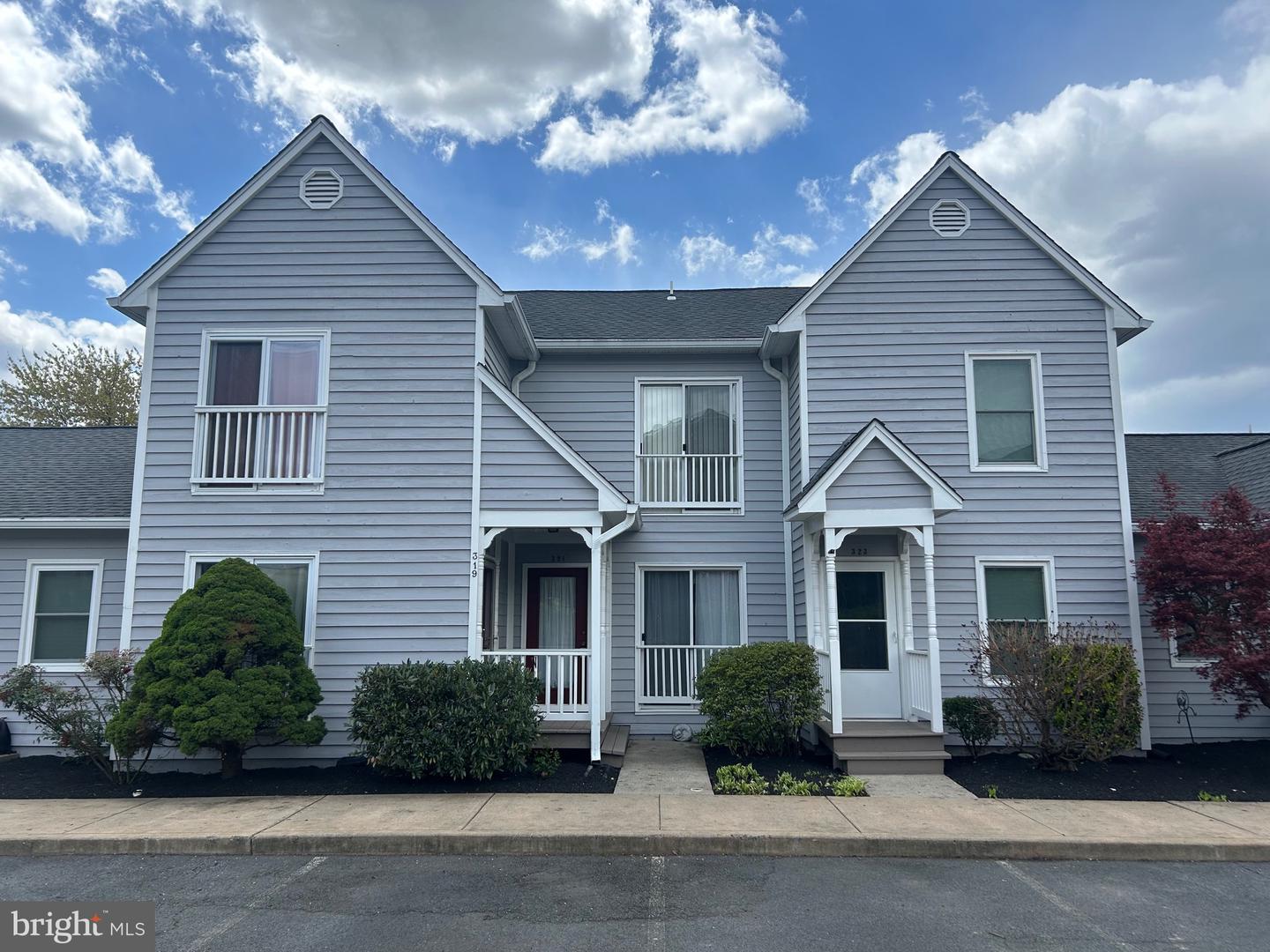 321 HARRISON ST SE, LEESBURG, Virginia 20175, 2 Bedrooms Bedrooms, ,1 BathroomBathrooms,Residential,For sale,321 HARRISON ST SE,VALO2094170 MLS # VALO2094170