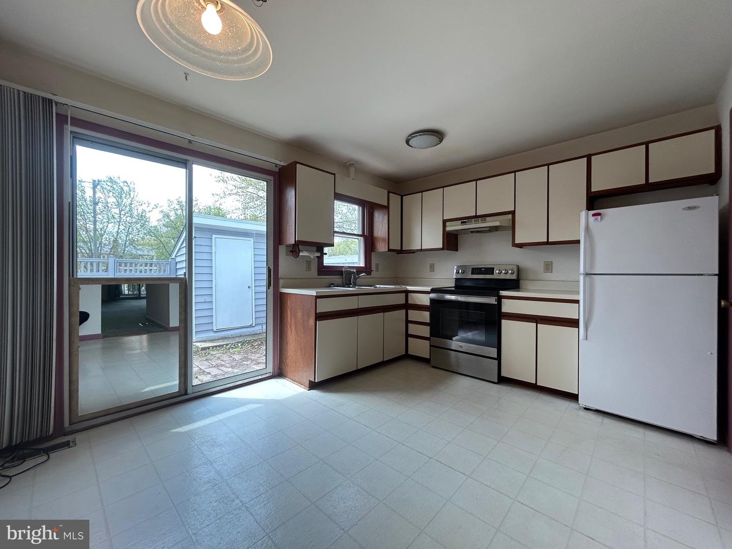 321 HARRISON ST SE, LEESBURG, Virginia 20175, 2 Bedrooms Bedrooms, ,1 BathroomBathrooms,Residential,For sale,321 HARRISON ST SE,VALO2094170 MLS # VALO2094170