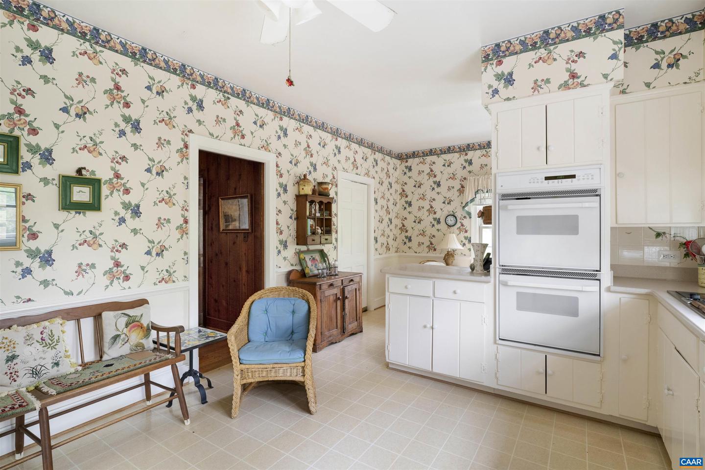 42 OLD FARM RD, CHARLOTTESVILLE, Virginia 22903, 4 Bedrooms Bedrooms, ,3 BathroomsBathrooms,Residential,For sale,42 OLD FARM RD,663436 MLS # 663436