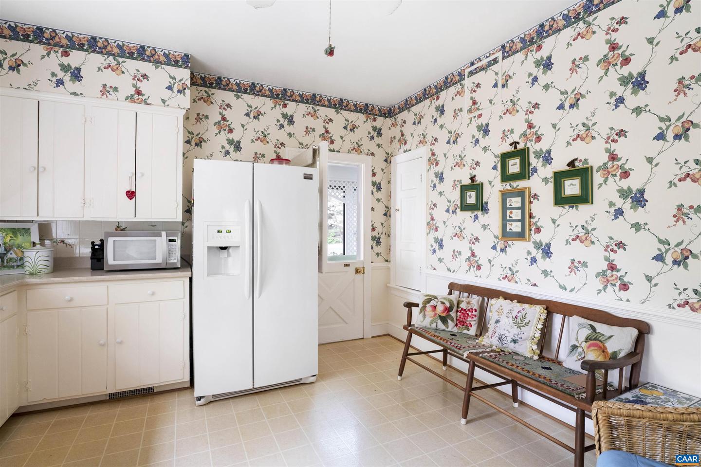 42 OLD FARM RD, CHARLOTTESVILLE, Virginia 22903, 4 Bedrooms Bedrooms, ,3 BathroomsBathrooms,Residential,For sale,42 OLD FARM RD,663436 MLS # 663436