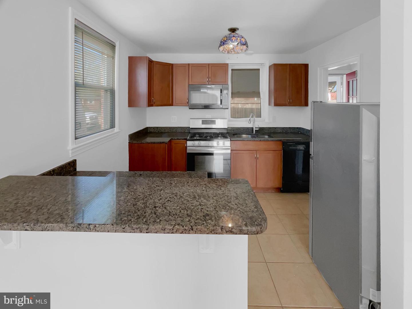 2811 SCHOOL ST, ALEXANDRIA, Virginia 22303, 3 Bedrooms Bedrooms, ,3 BathroomsBathrooms,Residential,For sale,2811 SCHOOL ST,VAFX2235674 MLS # VAFX2235674