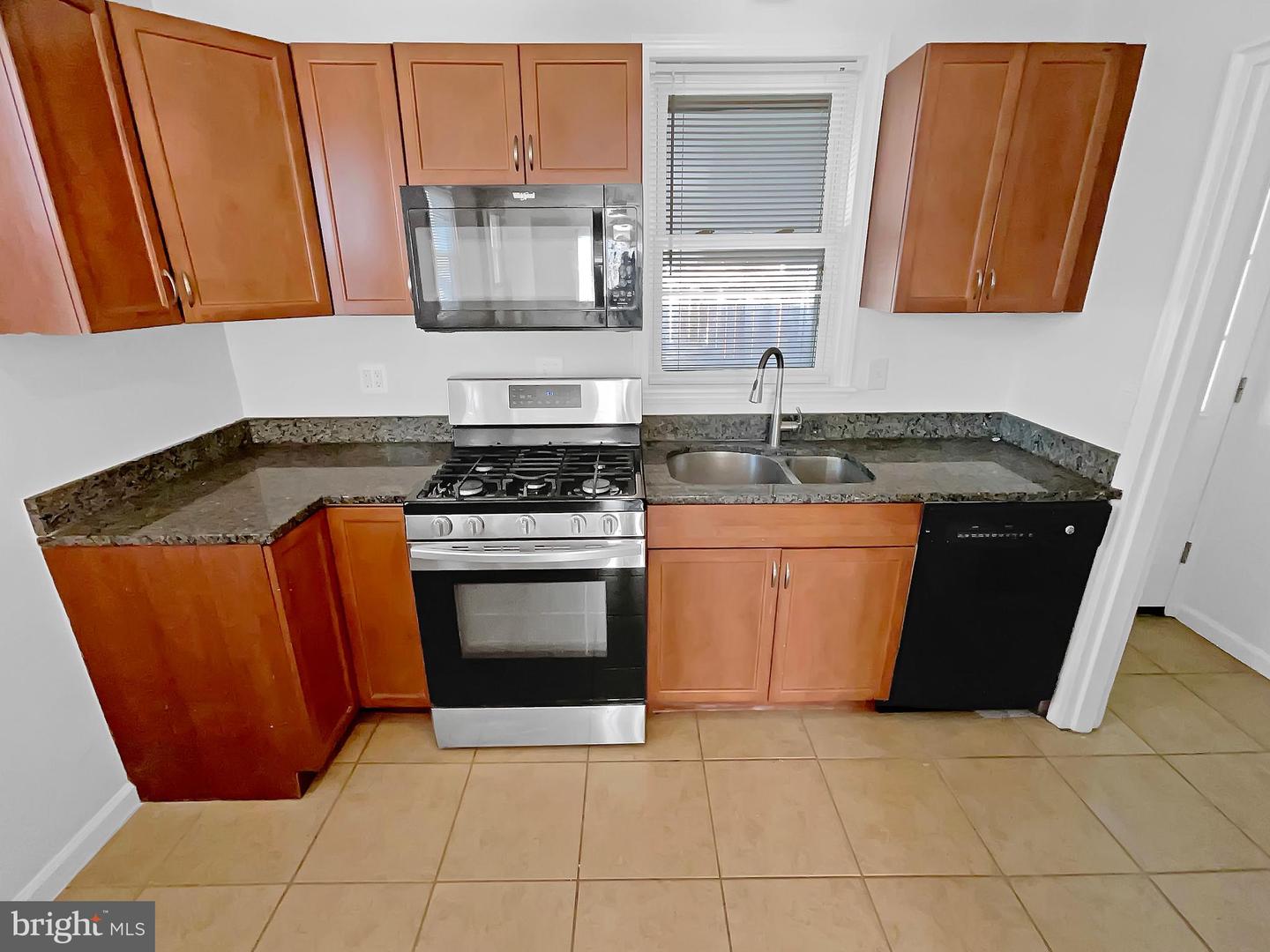 2811 SCHOOL ST, ALEXANDRIA, Virginia 22303, 3 Bedrooms Bedrooms, ,3 BathroomsBathrooms,Residential,For sale,2811 SCHOOL ST,VAFX2235674 MLS # VAFX2235674