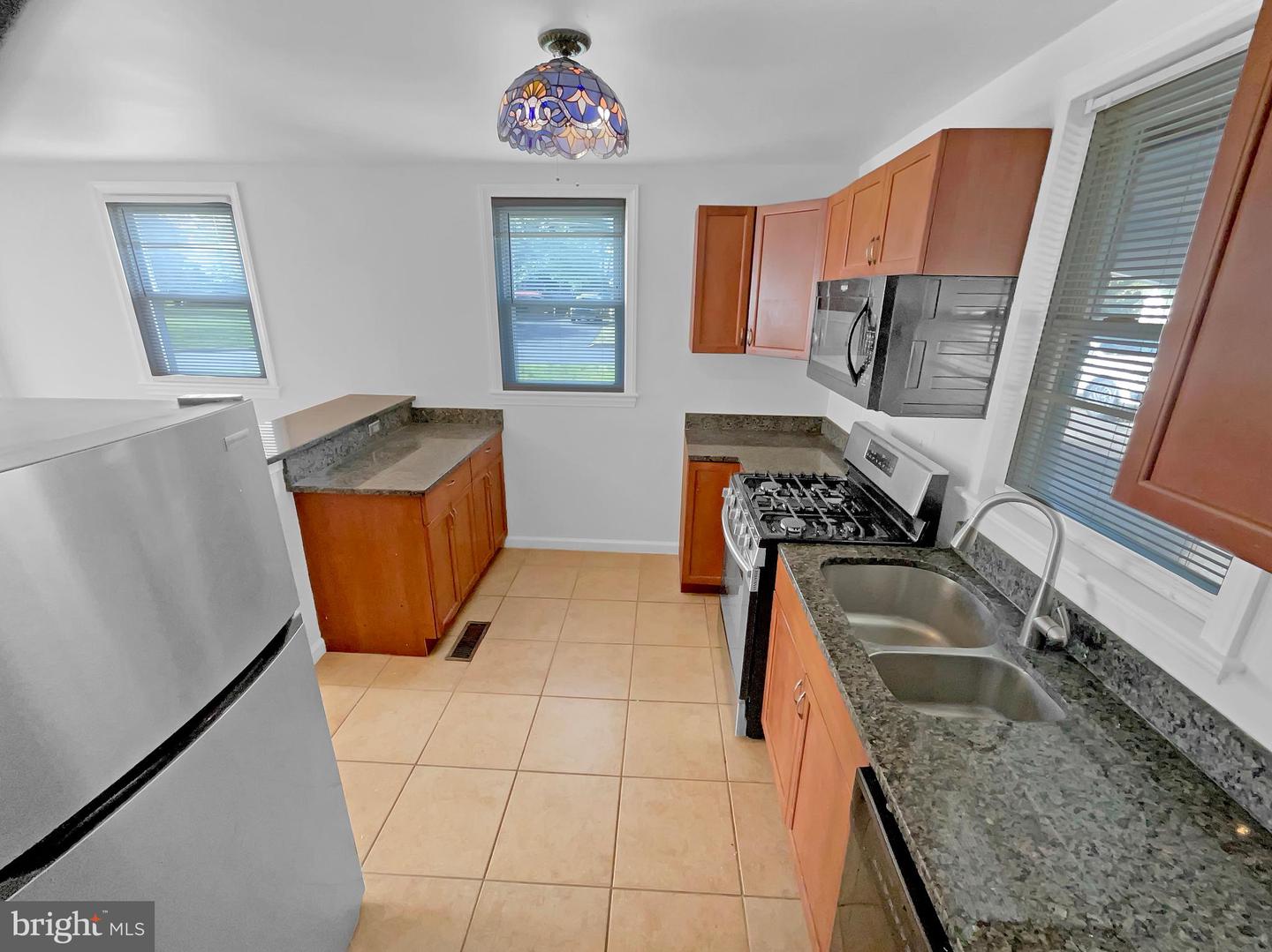 2811 SCHOOL ST, ALEXANDRIA, Virginia 22303, 3 Bedrooms Bedrooms, ,3 BathroomsBathrooms,Residential,For sale,2811 SCHOOL ST,VAFX2235674 MLS # VAFX2235674