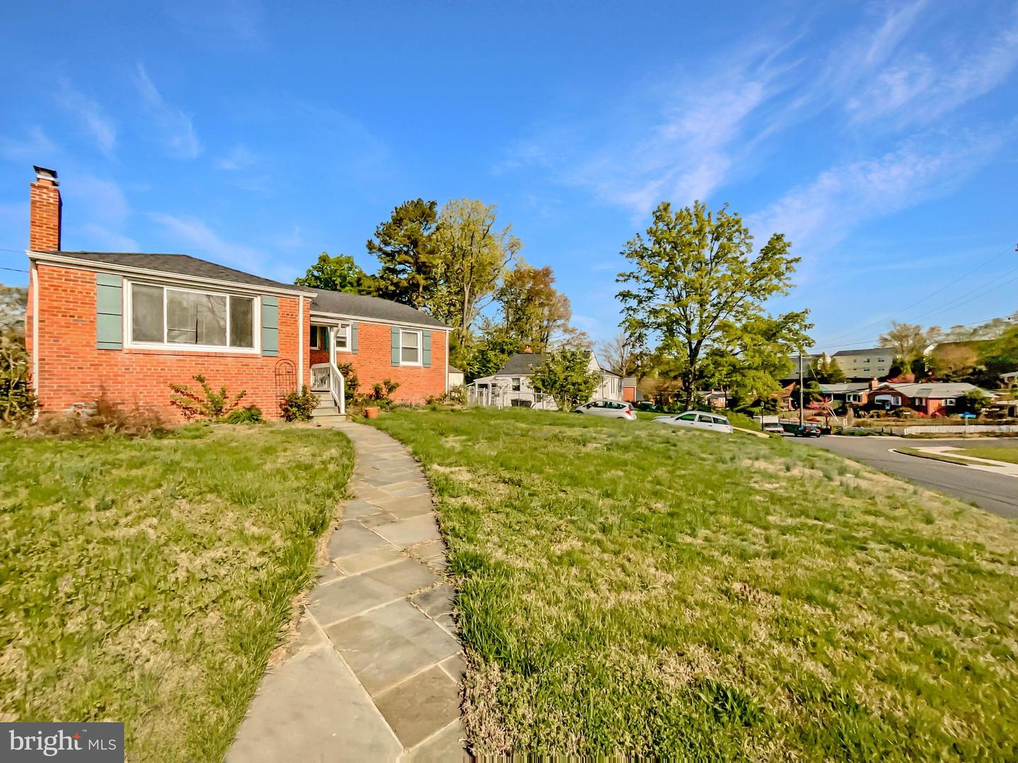 2811 SCHOOL ST, ALEXANDRIA, Virginia 22303, 3 Bedrooms Bedrooms, ,3 BathroomsBathrooms,Residential,For sale,2811 SCHOOL ST,VAFX2235674 MLS # VAFX2235674