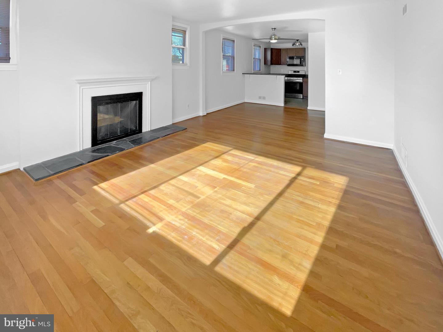 2811 SCHOOL ST, ALEXANDRIA, Virginia 22303, 3 Bedrooms Bedrooms, ,3 BathroomsBathrooms,Residential,For sale,2811 SCHOOL ST,VAFX2235674 MLS # VAFX2235674