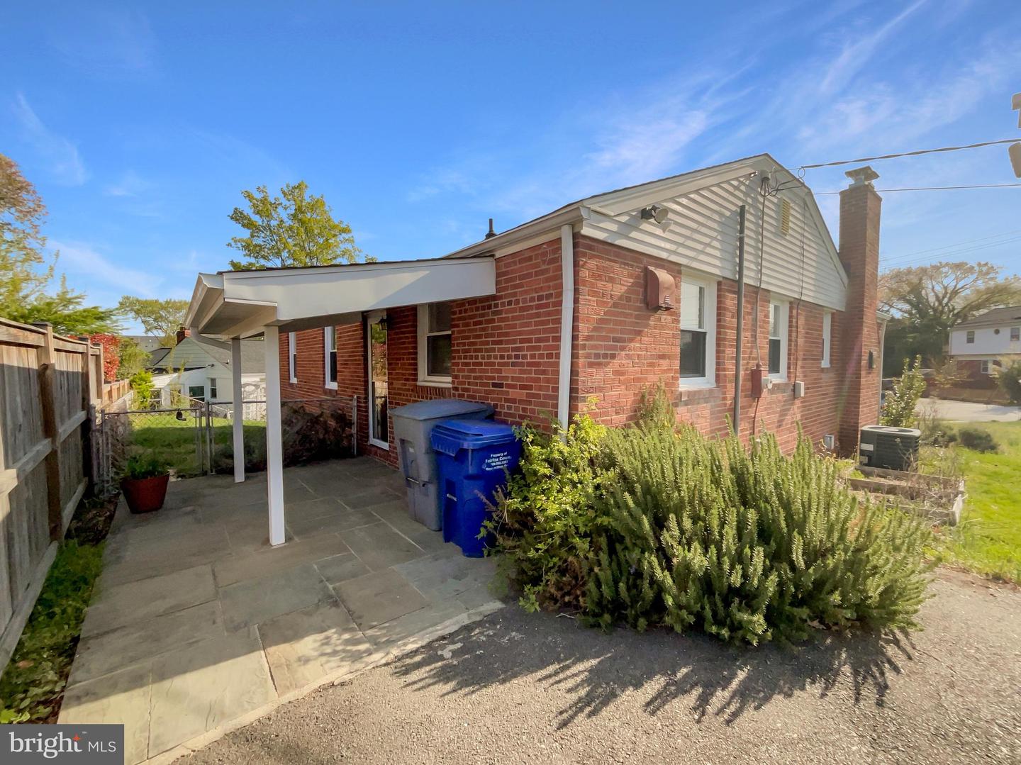 2811 SCHOOL ST, ALEXANDRIA, Virginia 22303, 3 Bedrooms Bedrooms, ,3 BathroomsBathrooms,Residential,For sale,2811 SCHOOL ST,VAFX2235674 MLS # VAFX2235674