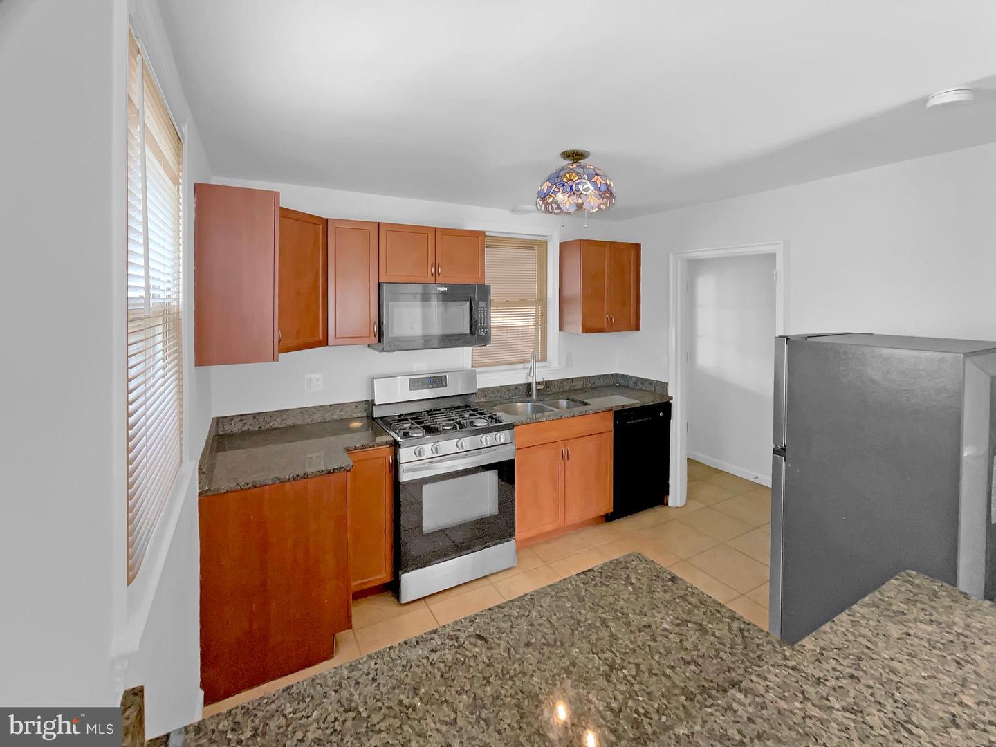 2811 SCHOOL ST, ALEXANDRIA, Virginia 22303, 3 Bedrooms Bedrooms, ,3 BathroomsBathrooms,Residential,For sale,2811 SCHOOL ST,VAFX2235674 MLS # VAFX2235674