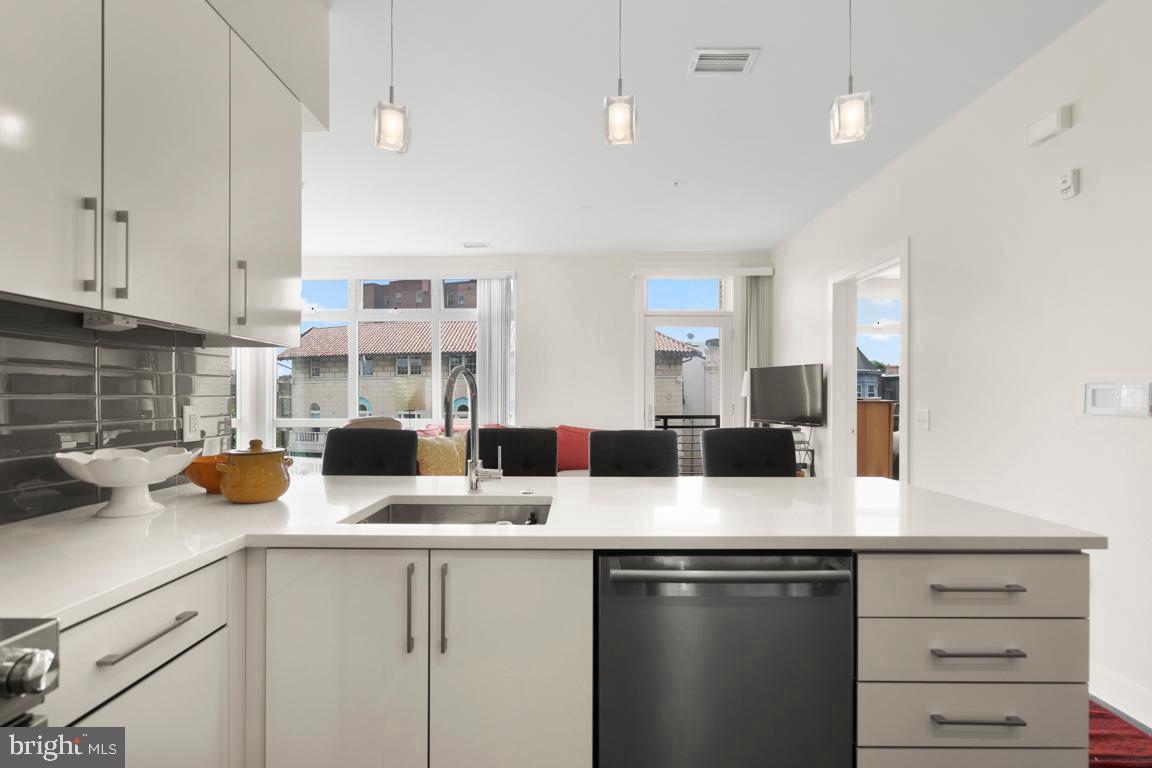 1794 LANIER PL NW #308, WASHINGTON, District Of Columbia 20009, 2 Bedrooms Bedrooms, ,2 BathroomsBathrooms,Residential,For sale,1794 LANIER PL NW #308,DCDC2188068 MLS # DCDC2188068