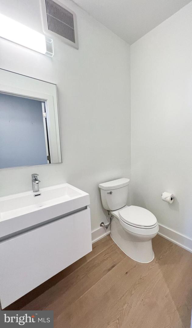 737 SWANN AVE #404, ALEXANDRIA, Virginia 22301, 1 Bedroom Bedrooms, ,1 BathroomBathrooms,Residential,For sale,737 SWANN AVE #404,VAAX2042716 MLS # VAAX2042716