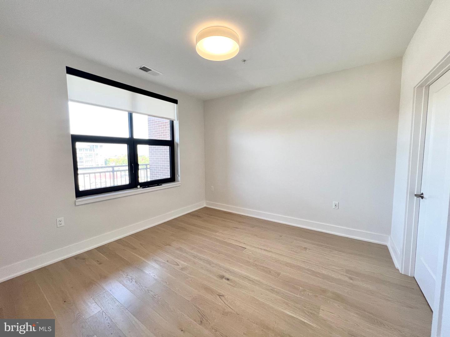 737 SWANN AVE #404, ALEXANDRIA, Virginia 22301, 1 Bedroom Bedrooms, ,1 BathroomBathrooms,Residential,For sale,737 SWANN AVE #404,VAAX2042716 MLS # VAAX2042716
