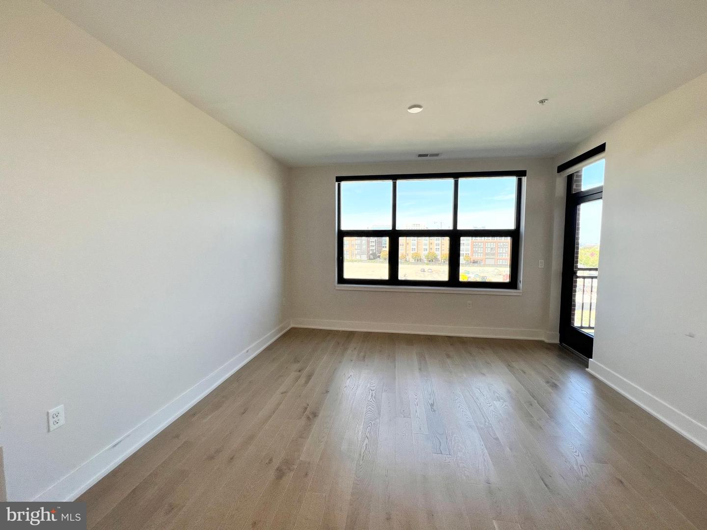 737 SWANN AVE #404, ALEXANDRIA, Virginia 22301, 1 Bedroom Bedrooms, ,1 BathroomBathrooms,Residential,For sale,737 SWANN AVE #404,VAAX2042716 MLS # VAAX2042716