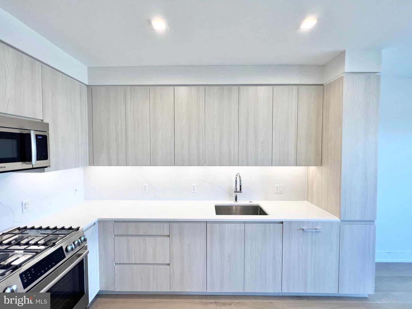 737 SWANN AVE #404, ALEXANDRIA, Virginia 22301, 1 Bedroom Bedrooms, ,1 BathroomBathrooms,Residential,For sale,737 SWANN AVE #404,VAAX2042716 MLS # VAAX2042716