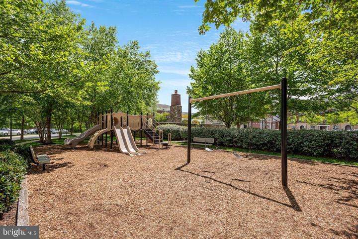 23219 CHRISTOPHER THOMAS LN, BRAMBLETON, Virginia 20148, 5 Bedrooms Bedrooms, ,5 BathroomsBathrooms,Residential,For sale,23219 CHRISTOPHER THOMAS LN,VALO2092424 MLS # VALO2092424