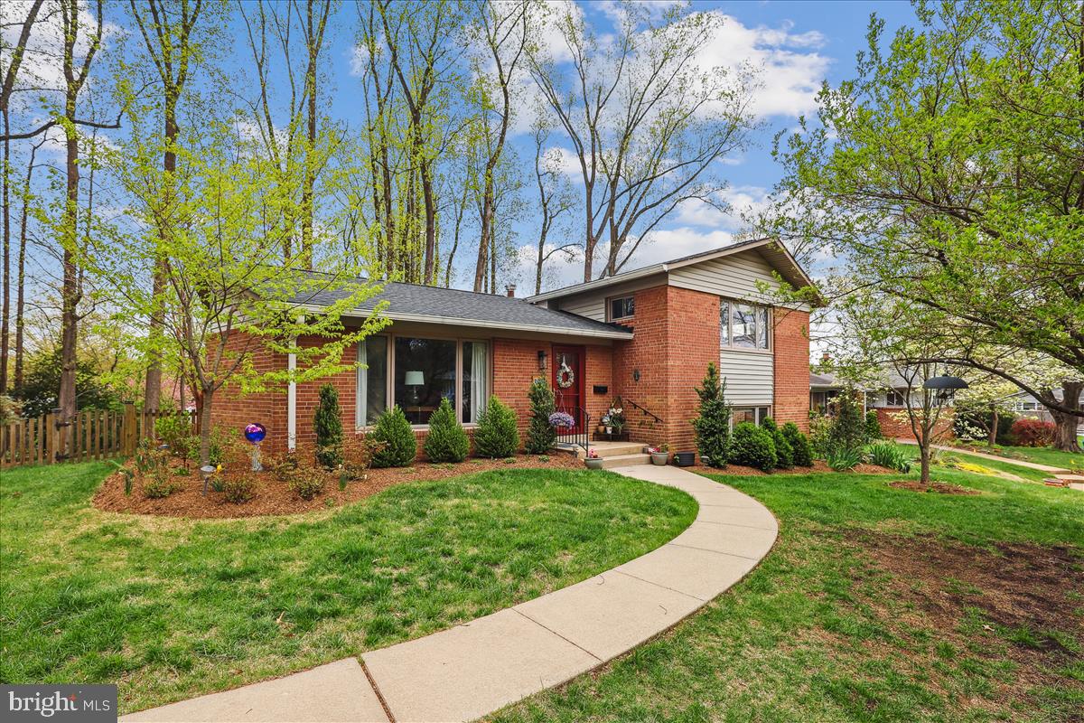 3413 SLADE CT, FALLS CHURCH, Virginia 22042, 3 Bedrooms Bedrooms, ,2 BathroomsBathrooms,Residential,For sale,3413 SLADE CT,VAFX2231206 MLS # VAFX2231206