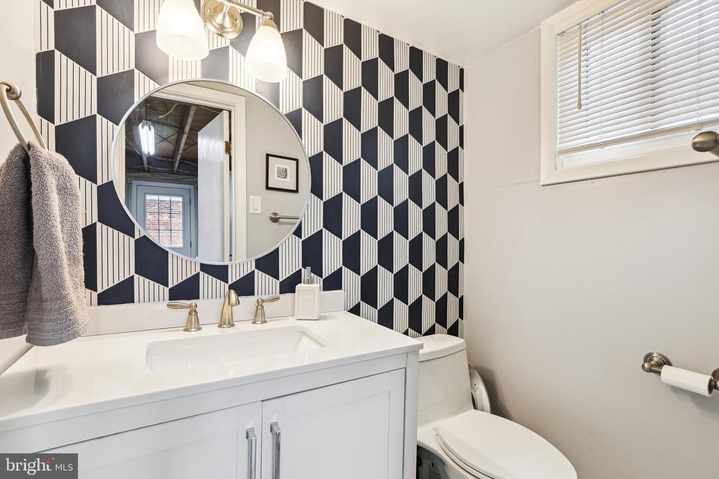 3413 SLADE CT, FALLS CHURCH, Virginia 22042, 3 Bedrooms Bedrooms, ,2 BathroomsBathrooms,Residential,For sale,3413 SLADE CT,VAFX2231206 MLS # VAFX2231206