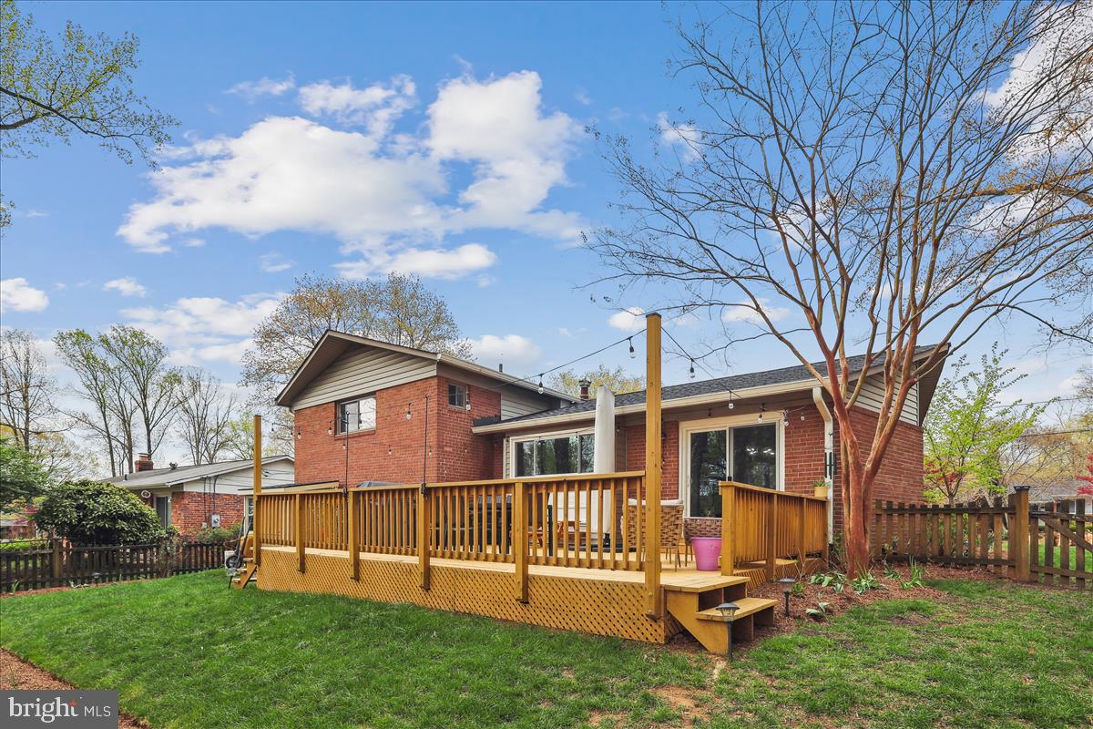 3413 SLADE CT, FALLS CHURCH, Virginia 22042, 3 Bedrooms Bedrooms, ,2 BathroomsBathrooms,Residential,For sale,3413 SLADE CT,VAFX2231206 MLS # VAFX2231206