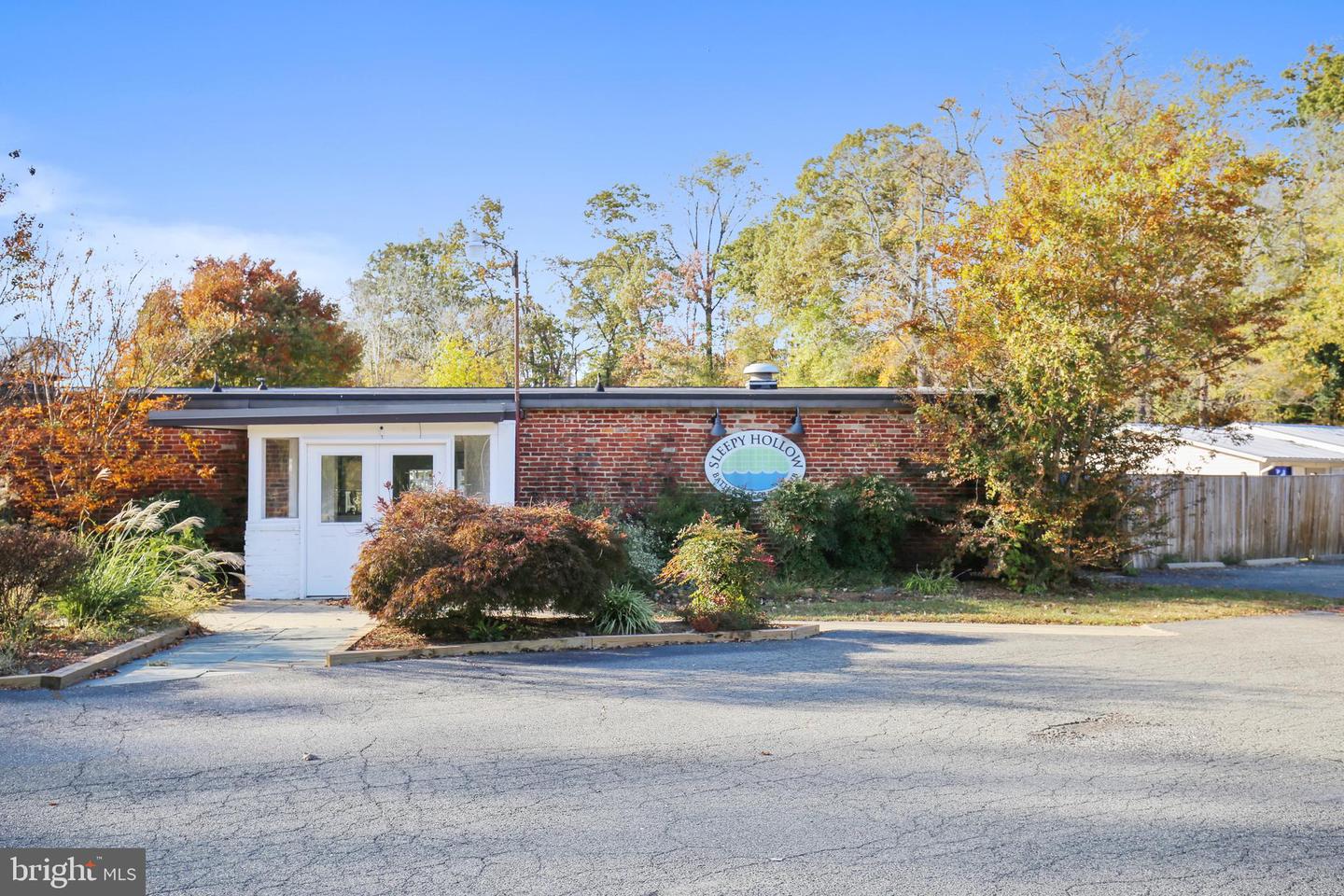 3413 SLADE CT, FALLS CHURCH, Virginia 22042, 3 Bedrooms Bedrooms, ,2 BathroomsBathrooms,Residential,For sale,3413 SLADE CT,VAFX2231206 MLS # VAFX2231206