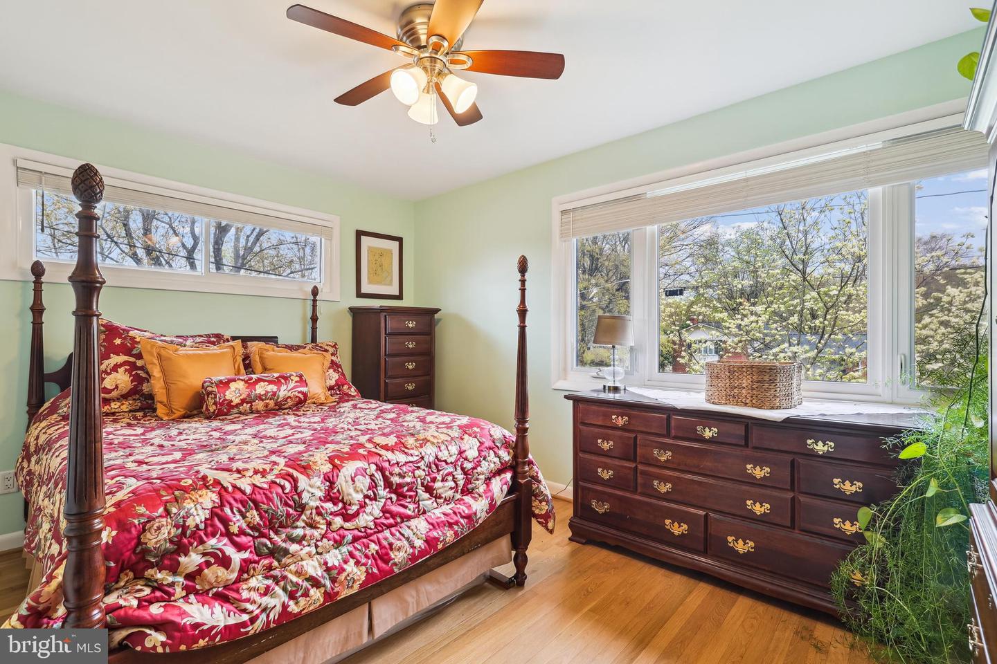 3413 SLADE CT, FALLS CHURCH, Virginia 22042, 3 Bedrooms Bedrooms, ,2 BathroomsBathrooms,Residential,For sale,3413 SLADE CT,VAFX2231206 MLS # VAFX2231206
