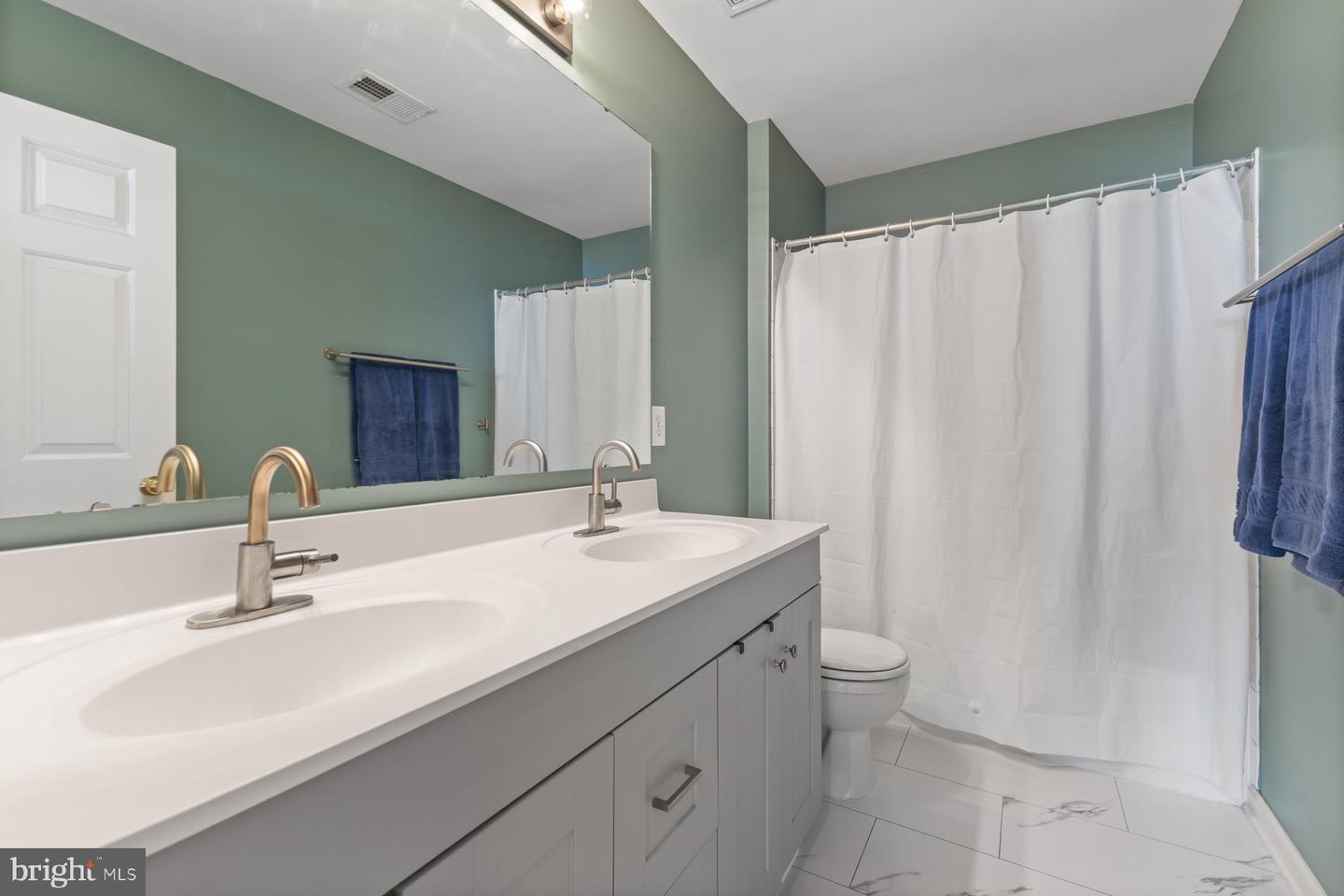 8553 BARROW FURNACE LN, LORTON, Virginia 22079, 4 Bedrooms Bedrooms, 4 Rooms Rooms,3 BathroomsBathrooms,Residential,For sale,8553 BARROW FURNACE LN,VAFX2218482 MLS # VAFX2218482