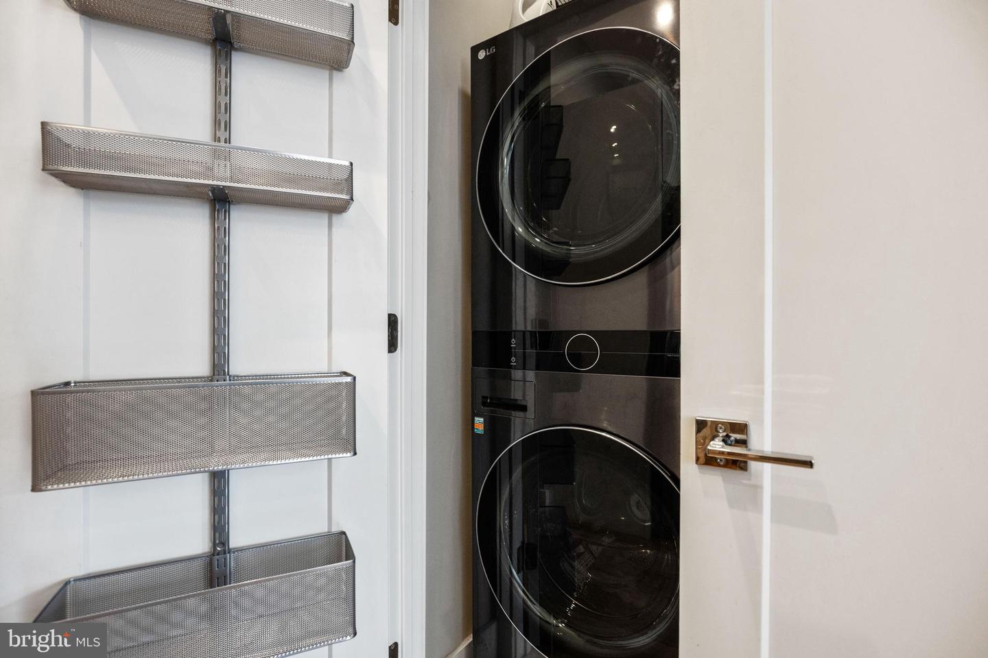 2110 10TH ST NW #4, WASHINGTON, District Of Columbia 20001, 3 Bedrooms Bedrooms, 5 Rooms Rooms,2 BathroomsBathrooms,Residential,For sale,2110 10TH ST NW #4,DCDC2186622 MLS # DCDC2186622