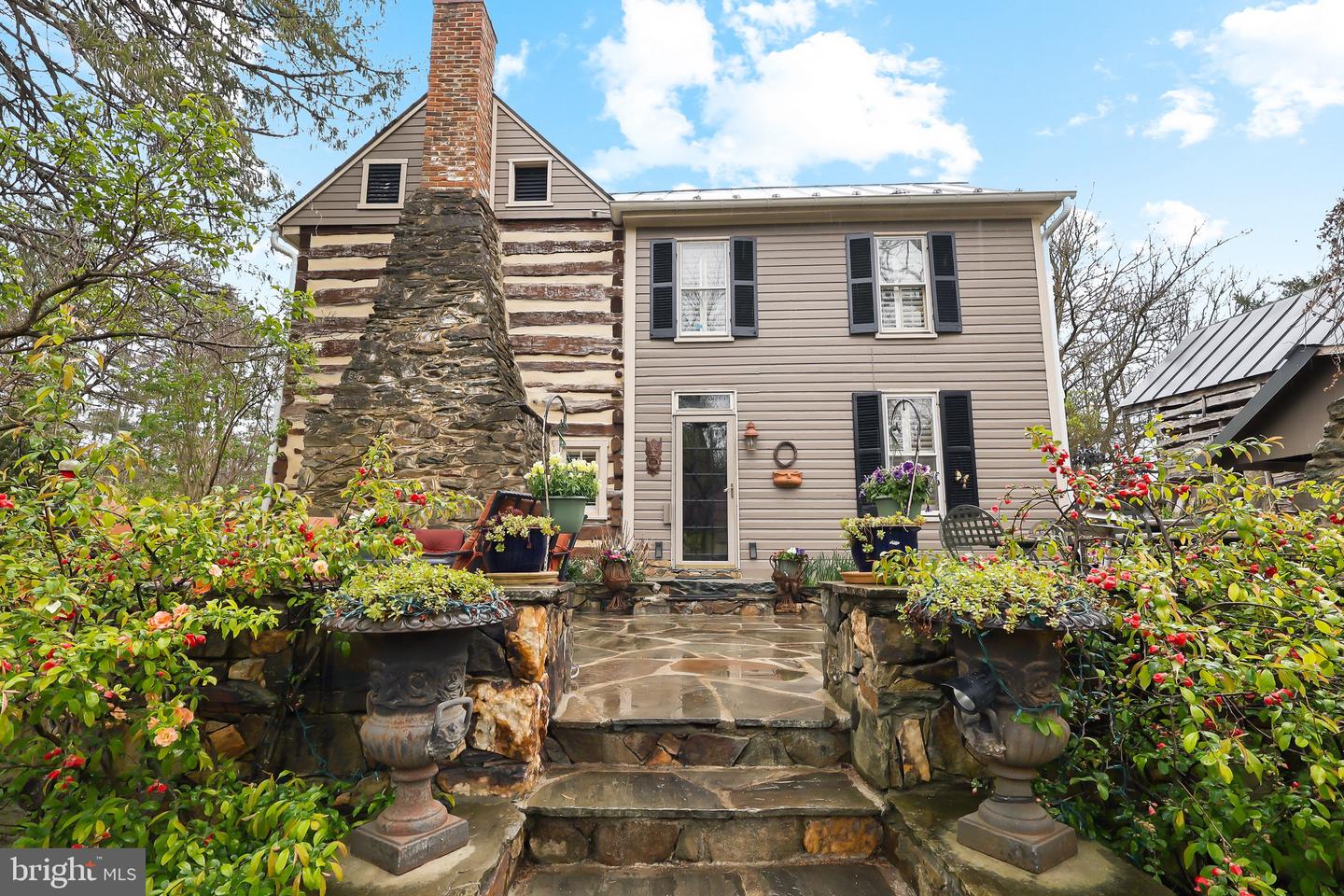 37275 CHARLES TOWN, HILLSBORO, Virginia 20132, 3 Bedrooms Bedrooms, 9 Rooms Rooms,2 BathroomsBathrooms,Residential,For sale,37275 CHARLES TOWN,VALO2092712 MLS # VALO2092712