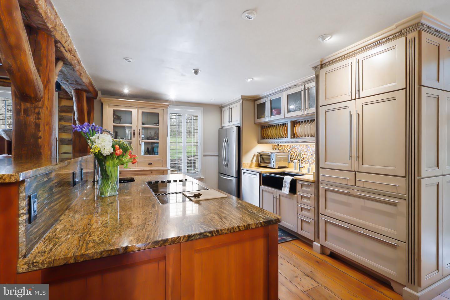 37275 CHARLES TOWN, HILLSBORO, Virginia 20132, 3 Bedrooms Bedrooms, 9 Rooms Rooms,2 BathroomsBathrooms,Residential,For sale,37275 CHARLES TOWN,VALO2092712 MLS # VALO2092712