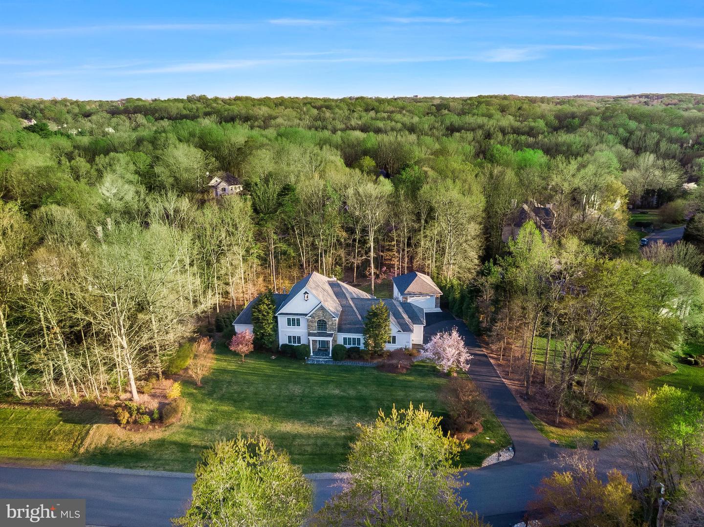 10595 HANNAH FARM RD, OAKTON, Virginia 22124, 5 Bedrooms Bedrooms, ,4 BathroomsBathrooms,Residential,For sale,10595 HANNAH FARM RD,VAFX2231468 MLS # VAFX2231468