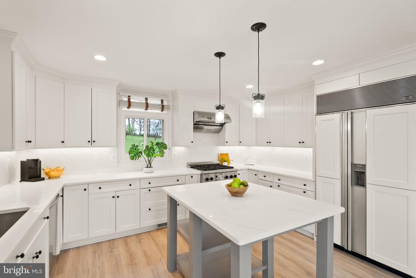 35571 SUFFOLK LN, HILLSBORO, Virginia 20132, 5 Bedrooms Bedrooms, 7 Rooms Rooms,5 BathroomsBathrooms,Residential,For sale,35571 SUFFOLK LN,VALO2092758 MLS # VALO2092758