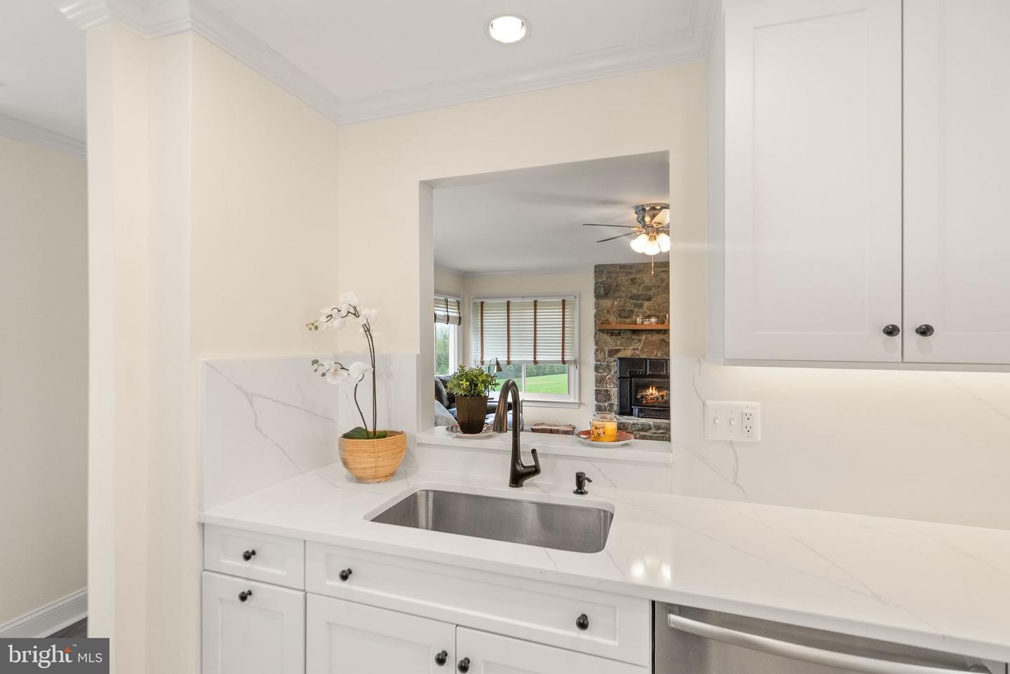 35571 SUFFOLK LN, HILLSBORO, Virginia 20132, 5 Bedrooms Bedrooms, 7 Rooms Rooms,5 BathroomsBathrooms,Residential,For sale,35571 SUFFOLK LN,VALO2092758 MLS # VALO2092758